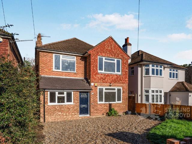 Woodlands Avenue, West Byfleet, Surrey KT14, 3 bed detached house to rent, £3,000 pcm | PrimeLocation