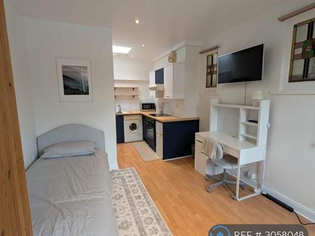 Woodlands, Harrow, HA2 Studio to rent £1,000 pcm £231 pw