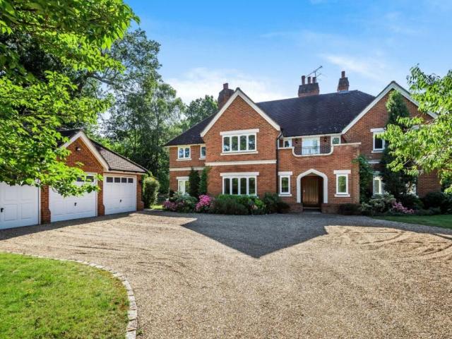 Woodlands Road East, Virginia Water GU25 5 bed detached house to rent £12,950 pcm £2,988 pw