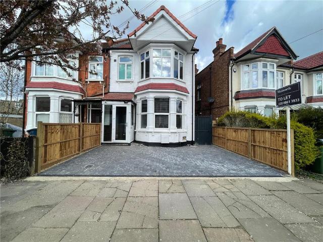 Woodlands Road, Harrow, HA1 Studio to rent £1,400 pcm £323 pw