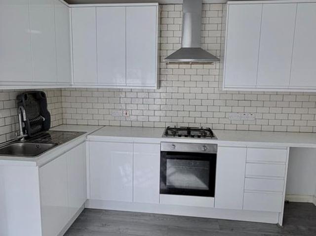 Woodlands Road, Ilford IG1, 2 bed flat to rent, £1,650 pcm | PrimeLocation