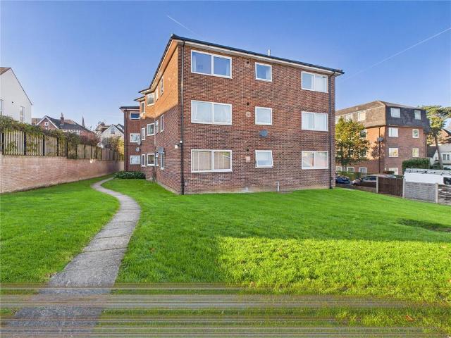 Woodlands Road, Redhill, Surrey, RH1 2 bed apartment to rent £1,400 pcm £323 pw