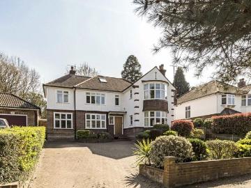 Woodlands Road, Surbiton KT6 5 bed detached house to rent £5,250 pcm £1,212 pw