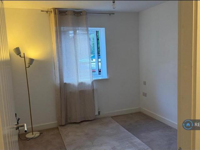 Woodlands Village, Wakefield, WF1 2 bed flat to rent £875 pcm £202 pw