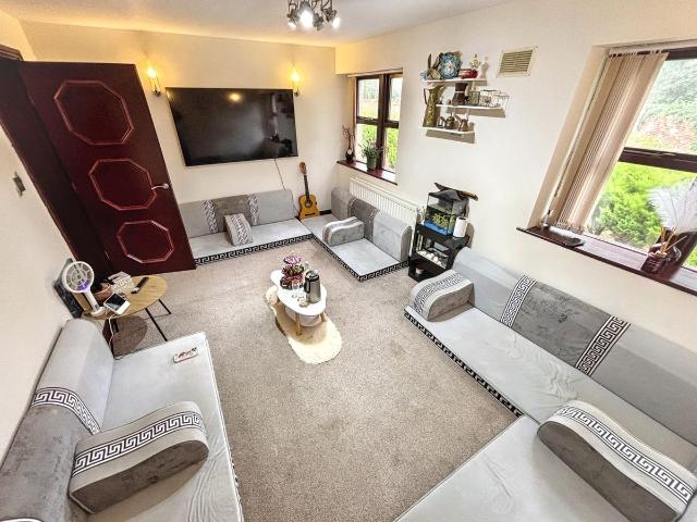 Woodleigh Hall Mews, Rawdon, Leeds, West Yorkshire LS19, 2 bed flat to rent, £920 pcm | PrimeLocation