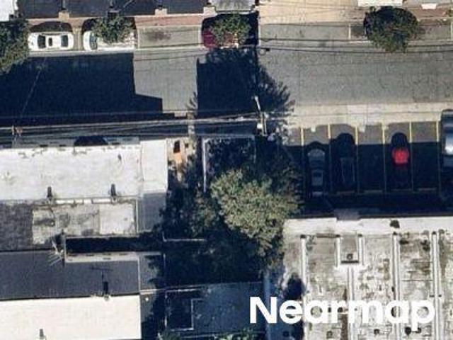 Woodlynne Ave
