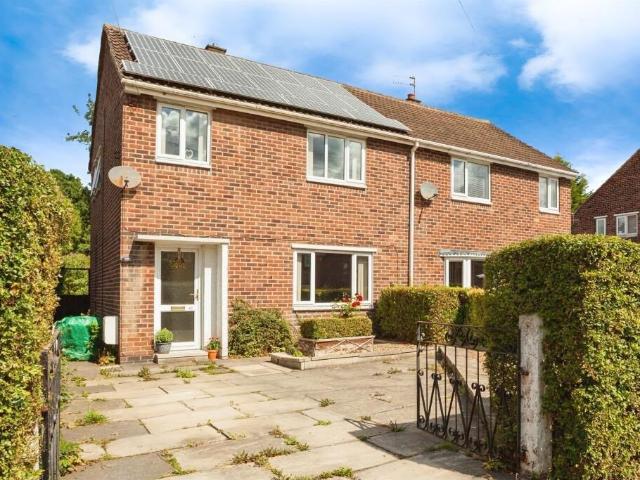 Woodmoor Road, Wakefield WF2, 3 bed semi detached house to rent, £1,200 pcm | PrimeLocation