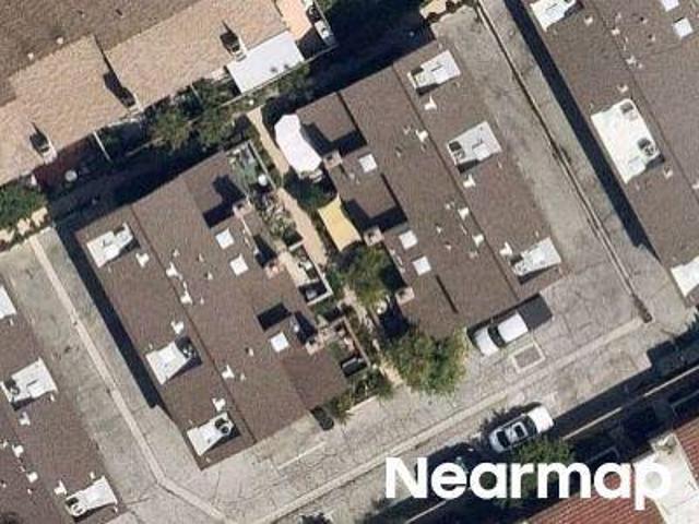 Woodman Ave