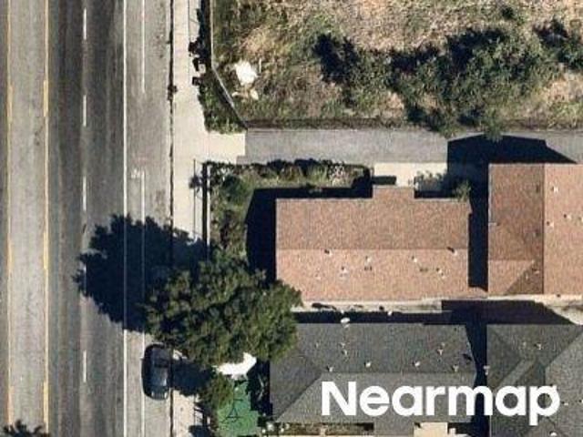 Woodman Ave