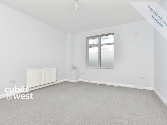 Woodmere Avenue, Croydon CR0 2 bed flat to rent £1,650 pcm £381 pw