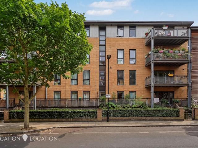 Woodmill Road, Bramble Court Woodmill. 2 bed flat to rent £2,250 pcm £519 pw