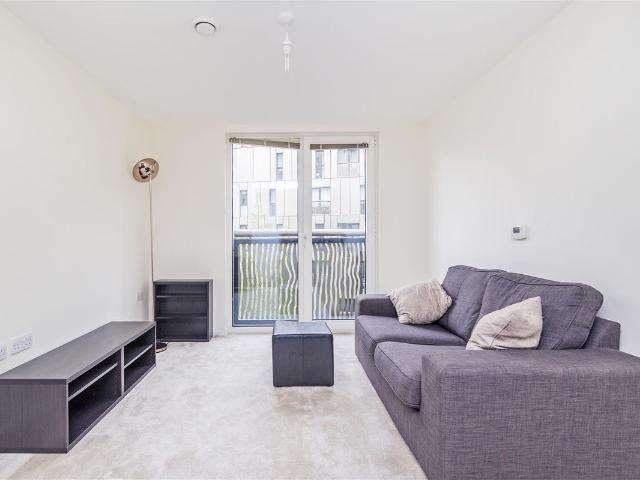 Woods House, Grosvenor Waterside, 7 Gatliff Road, London SW1W, 1 bed flat to rent, £2,708 pcm | PrimeLocation