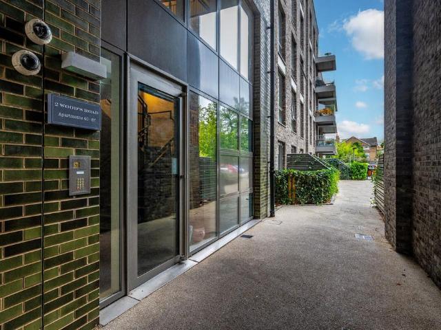 Woods Road, Peckham, London, SE15 2 bed flat to rent £3,000 pcm £692 pw
