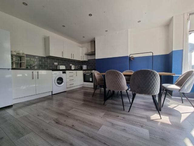 Woodside Terrace, Leeds LS4, 3 bed terraced house to rent, £411 pppm | PrimeLocation