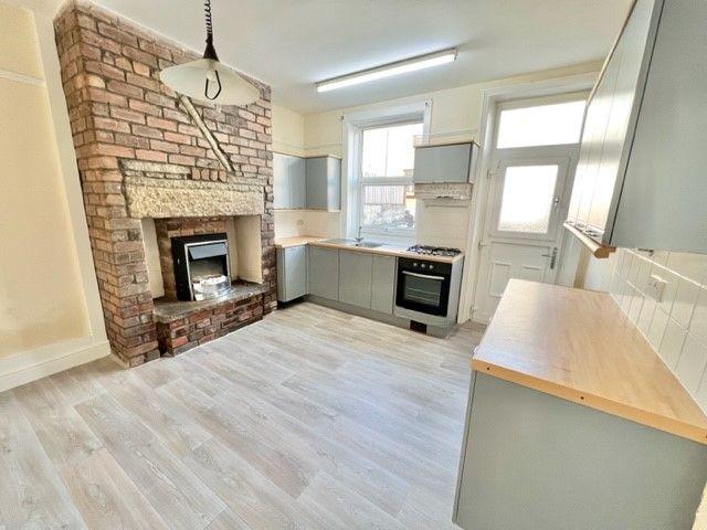 Woodside View, Halifax HX3, 2 bed terraced house to rent, £850 pcm | PrimeLocation
