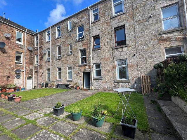 Woodside Walk, Hamilton ML3, 1 bed flat to rent, £725 pcm | PrimeLocation