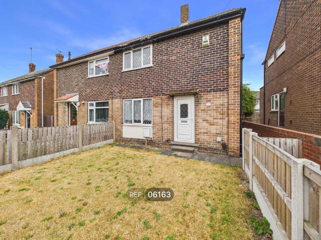 Woodside, Castleford, West Yorkshire. 2 bed semi detached house to rent £750 pcm £173 pw