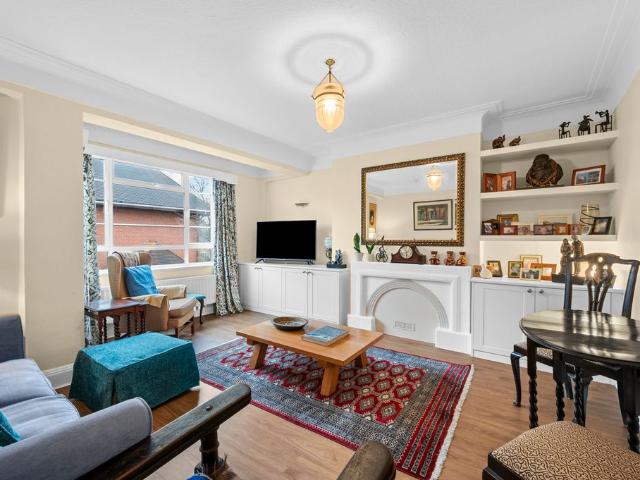 Woodside House SW19, 2 bed flat to rent, £3,000 pcm | PrimeLocation