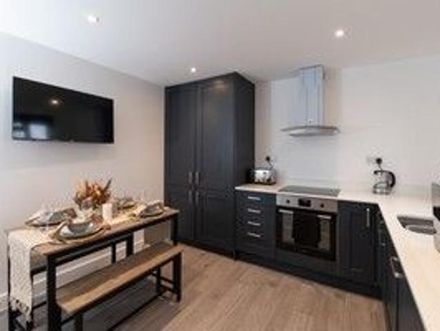 Woodside Park Road, London N12, 3 bed flat to rent, £4,000 pcm | PrimeLocation