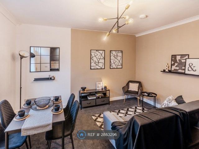 Woodside Place, Leeds LS4, 2 bed terraced house to rent, £1,250 pcm | PrimeLocation