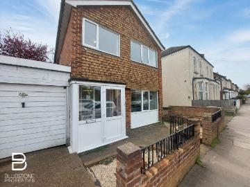 Woodside Road, Woodside SE25, 3 bed detached house to rent, £2,050 pcm | PrimeLocation