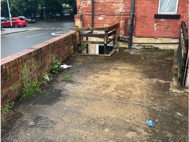 Woodsley Road, Leeds LS3, 3 bed flat to rent, £1,300 pcm | PrimeLocation