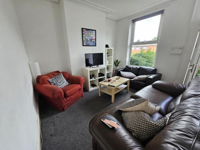 Woodsley Road, Leeds 3 bed house to rent £1,807 pcm £417 pw