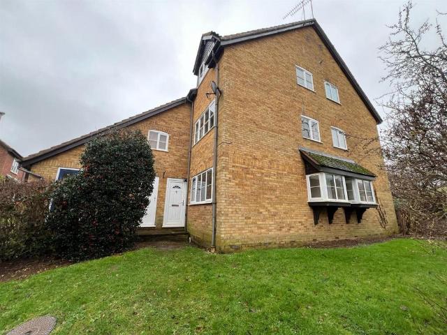 Woodstock, Knebworth SG3 1 bed apartment to rent £1,050 pcm £242 pw