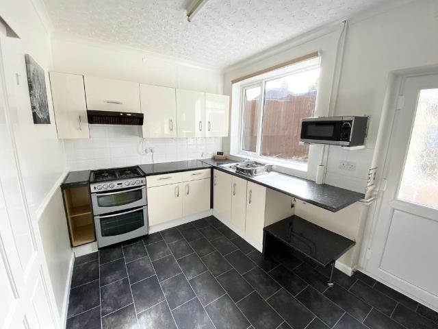 Woodstock Road, Leicester, LE4 2 bed semi detached house to rent £950 pcm £219 pw