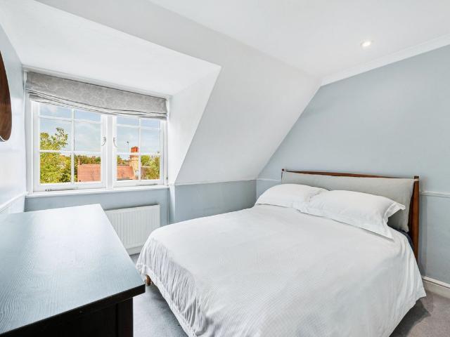 Woodstock Road, London W4, 1 bed flat to rent, £2,250 pcm | PrimeLocation