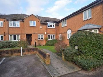 Woodstock Road North, St Albans 2 bed flat to rent £1,950 pcm £450 pw