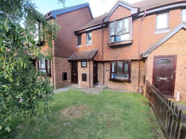 Woodstock Road, Rochester ME2, 1 bed maisonette to rent, £1,100 pcm | PrimeLocation