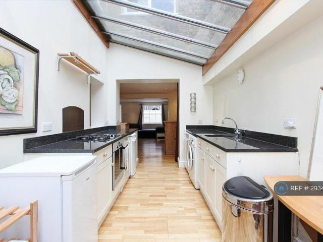 Woodstock Terrace, London, E14 Studio to rent £1,670 pcm £385 pw