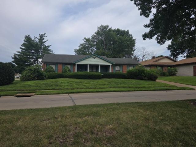 Woodpath Dr