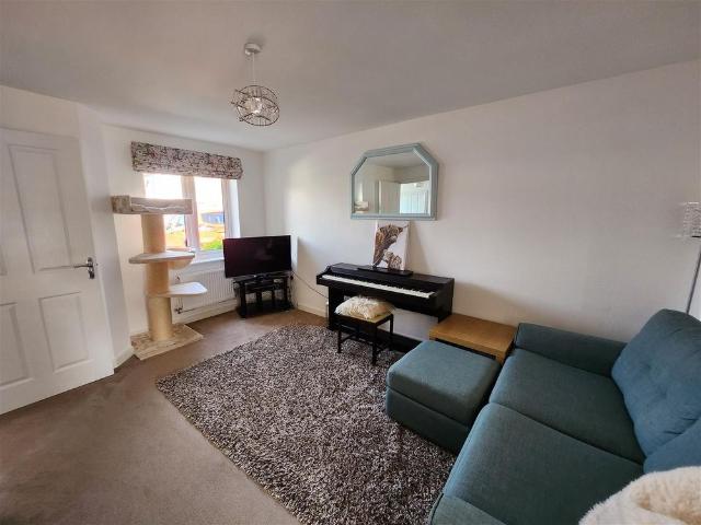 Woodpecker Close, Lydney
