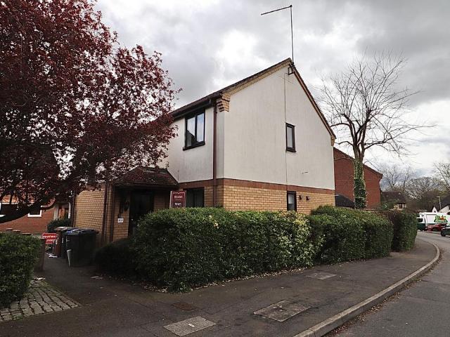 Woodpecker Way, East Hunsbury. 1 bed flat to rent £800 pcm £185 pw