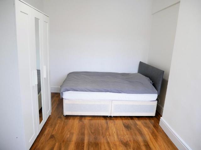 Woodrow Avenue, Hayes UB4 1 bed in a house share to rent £550 pcm £127 pw