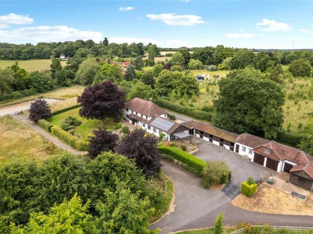 Woodrow, Amersham, Buckinghamshire, HP7 5 bed detached house to rent £6,500 pcm £1,500 pw