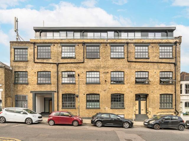 Woodrow, Woolwich SE18, 1 bed flat to rent, £1,600 pcm | PrimeLocation