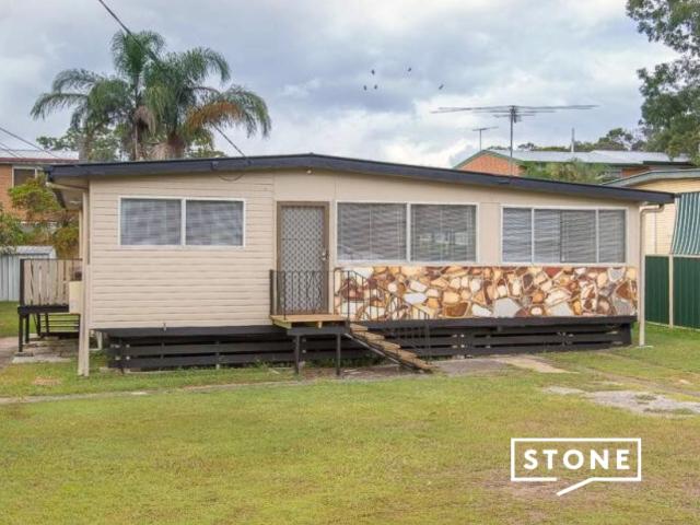 Woodridge, 8 Waratah Street
