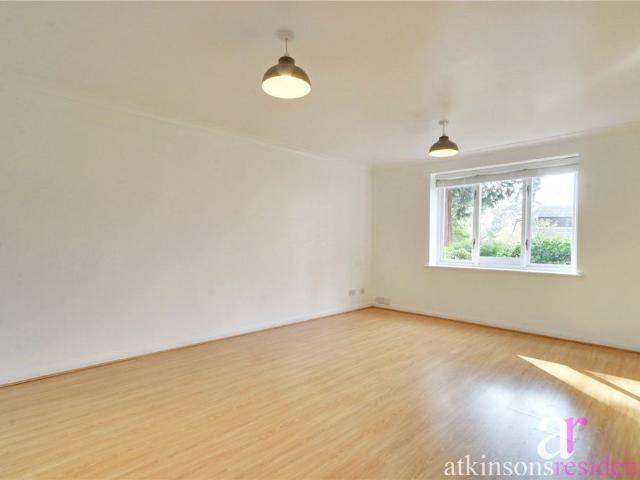 Woodridge Close, Enfield, Middlesex, EN2 8HJ