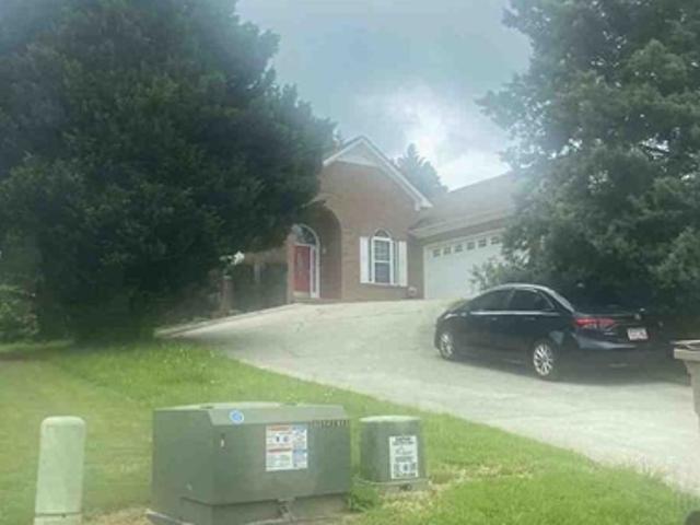 Woodridge Dr