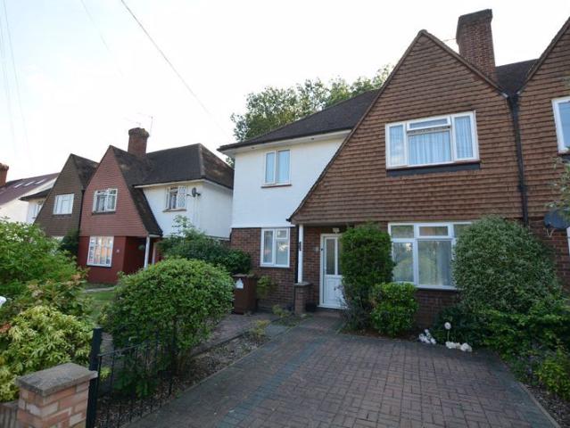 Woodridings Close, Hatch End HA5, 2 bed maisonette to rent, £1,700 pcm | PrimeLocation