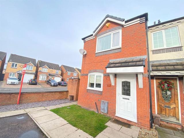 Woodruff Way, Walsall WS5, 2 bed end terrace house to rent, £975 pcm | PrimeLocation
