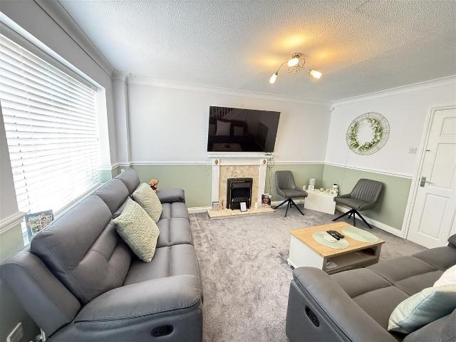 Woodrush Drive, Hollywood, Birmingham B47, 3 bed terraced house to rent, £1,450 pcm | PrimeLocation