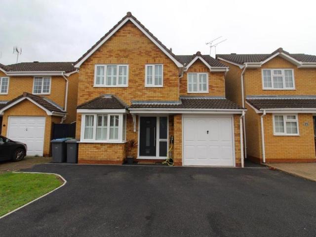 Woodrush Road, Ipswich, IP3 4 bed detached house to rent £1,700 pcm £392 pw