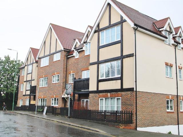 Woodward House, 104 Carshalton Road, Sutton SM1, 1 bed flat to rent, £1,350 pcm | PrimeLocation