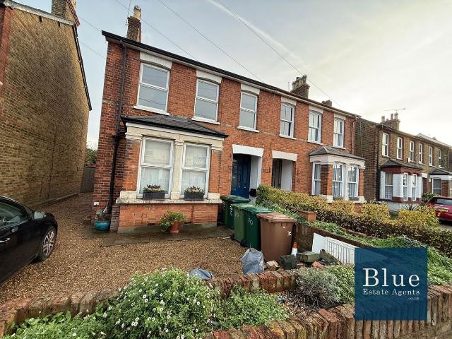 Woodthorpe Road, Ashford TW15, 2 bed maisonette to rent, £1,650 pcm | PrimeLocation