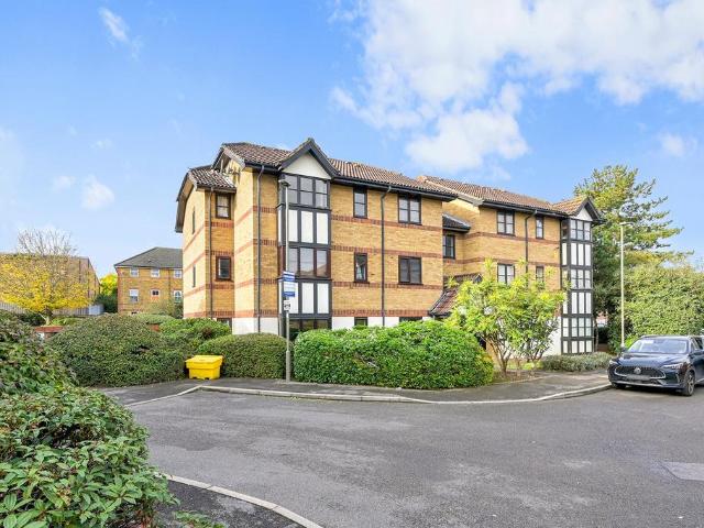 Woodvale Way, London, NW11 2 bed flat to rent £1,950 pcm £450 pw