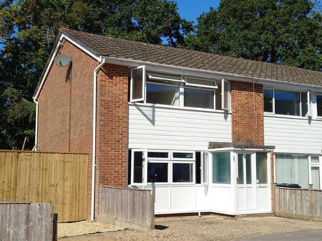 Woodvale Gardens, New Milton 3 bed terraced house to rent £1,550 pcm £358 pw